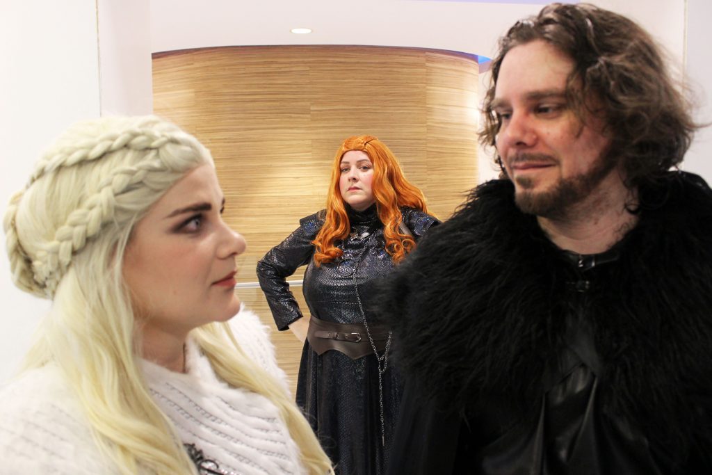 Disapproving Sansa